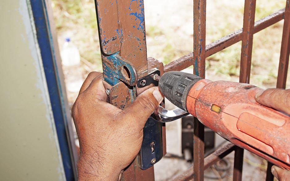 changer serrure garage Claye-Souilly